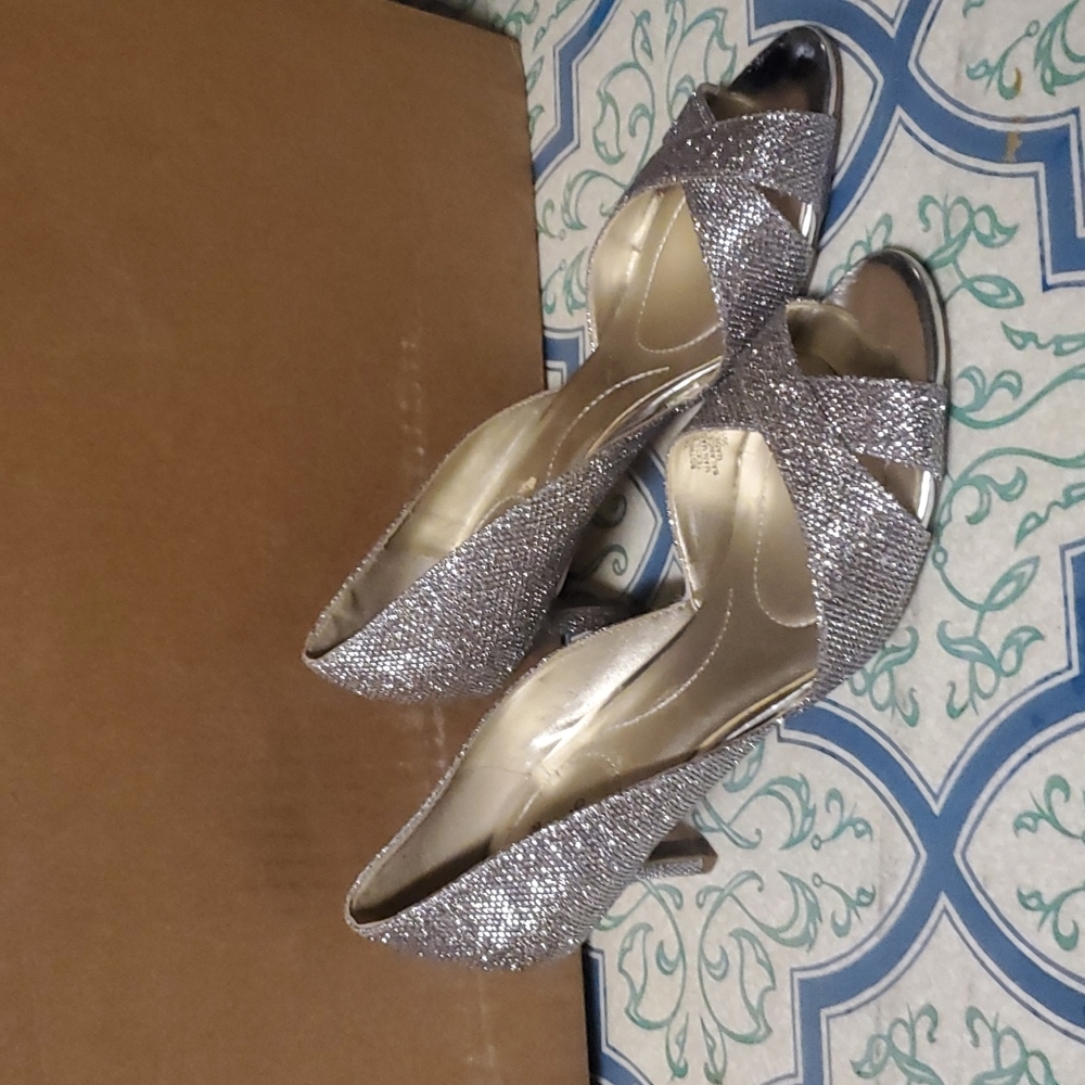 Shoes - Picture 3 of 6